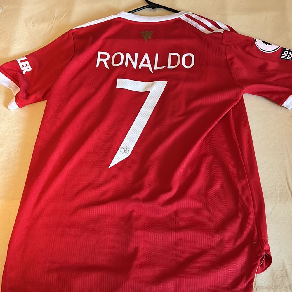 Manchester United Ronaldo soccer jersey 21/22